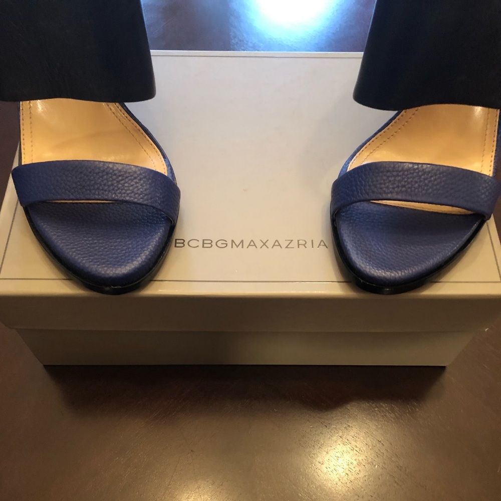 ❌SOLD❌ NIB! BCBGMaxAzria Leather Sandals - Picture 5 of 8